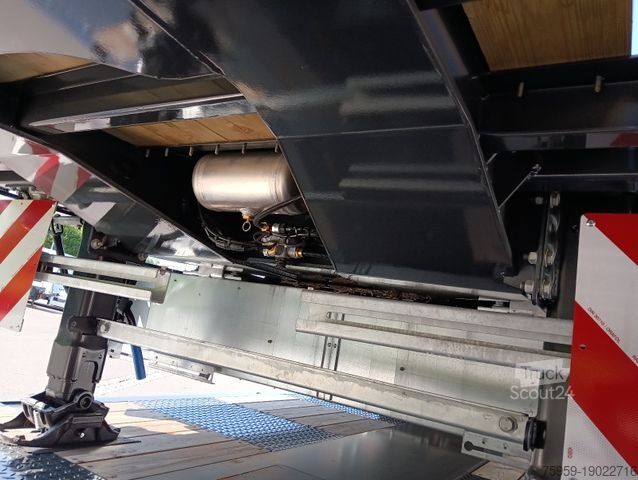 Pracovní plošinový návěs SCHWARZMÜLLER 3Achs Tele Rampen TwistLock40+2x20"SAF Lenk+Lift