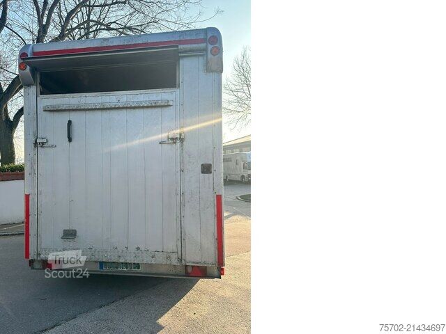 Furgon  Steinsberger 3-Pferdeanhänger