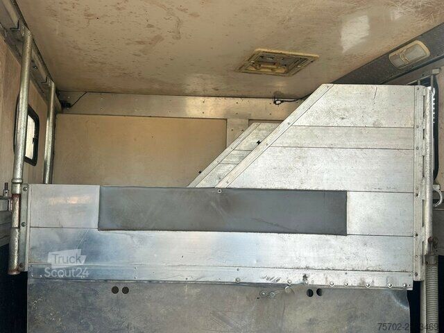 Furgon  Steinsberger 3-Pferdeanhänger