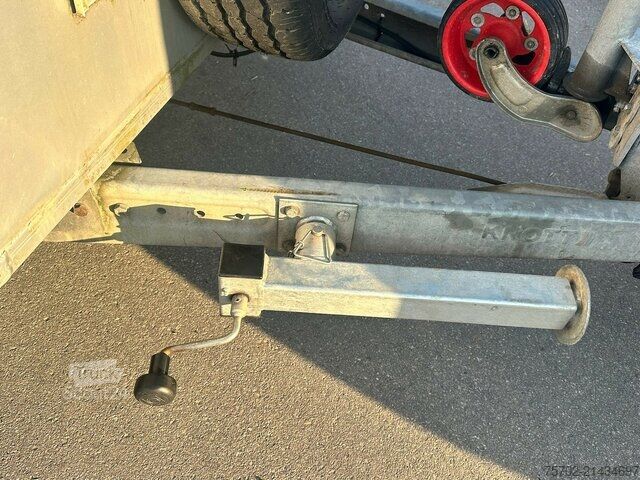 Furgon  Steinsberger 3-Pferdeanhänger