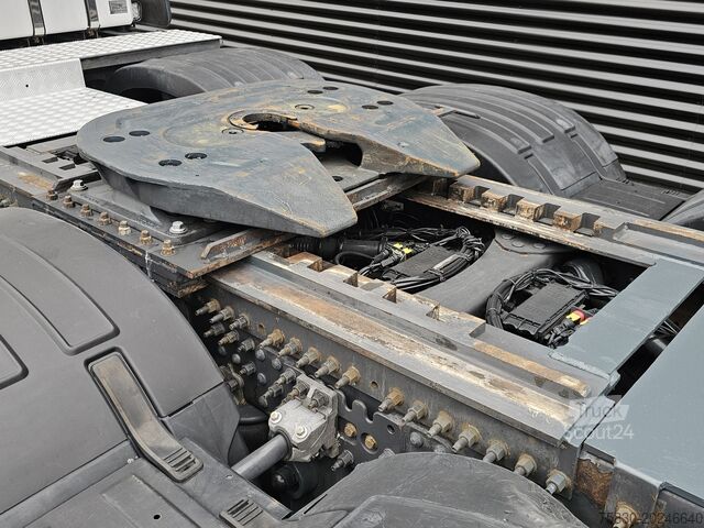 Volvo FH 540 8x4 / retarder / climatizador de estacionamiento / 90T Volvo FH 540 8x4 / RETARDER / I PARK COOL / 90T