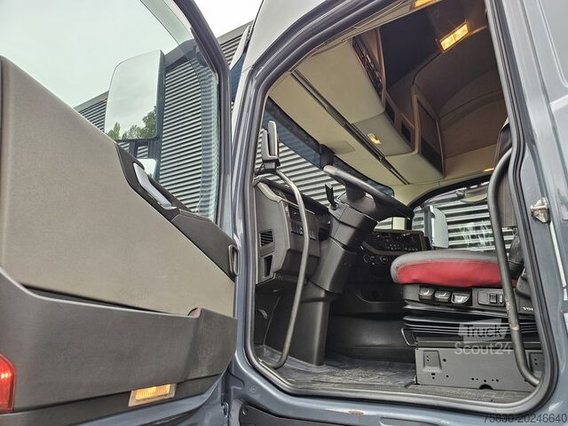 Volvo FH 540 8x4 / retarder / climatizador de estacionamiento / 90T Volvo FH 540 8x4 / RETARDER / I PARK COOL / 90T