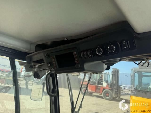 Prilagojeno dostavno vozilo  Azura MC 210