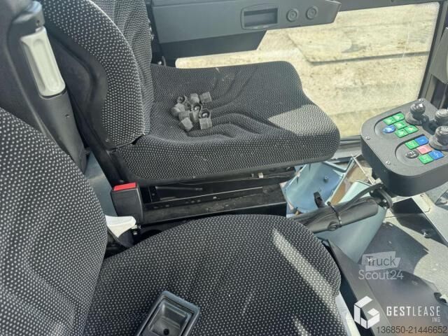 Prilagojeno dostavno vozilo  Azura MC 210