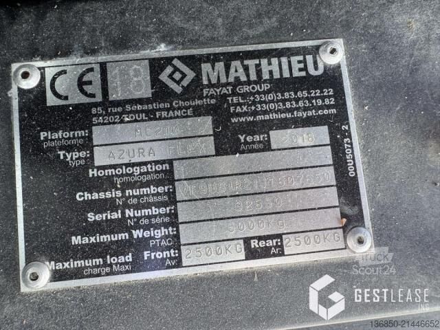 Prilagojeno dostavno vozilo  Azura MC 210