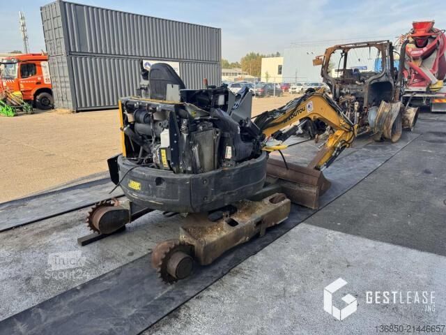 Kazıcı yükleyici Bobcat E26