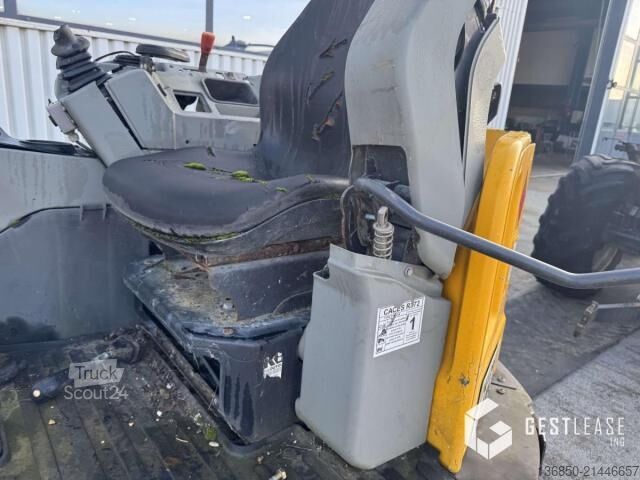 Kazıcı yükleyici Bobcat E26