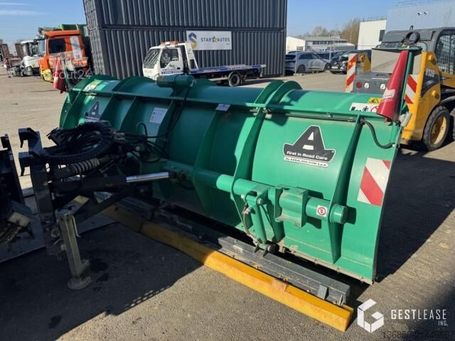 Üç taraflı damperli kamyon Mercedes-Benz Axor 1833