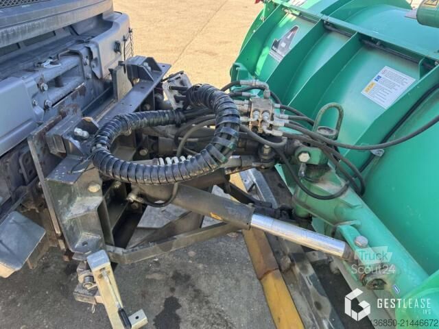 Özel amaçlı kamyon Mercedes-Benz AXOR1833