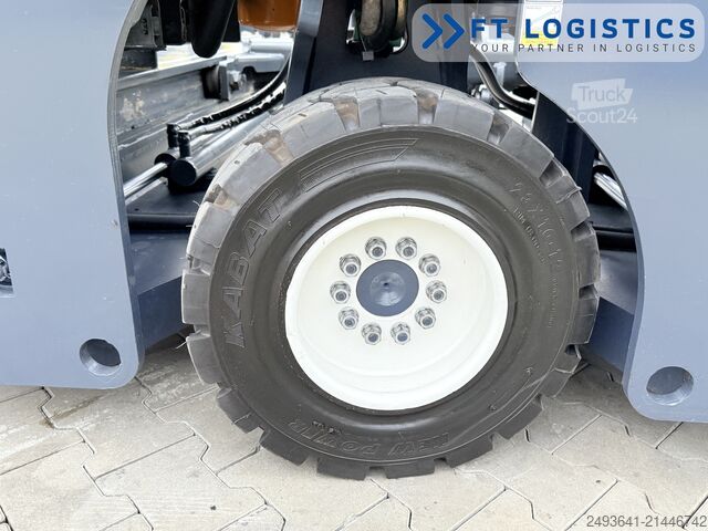 Négyirányú targoncát Combilift C3000 GAS DUPLEX 4100 WIDE POSITIONER