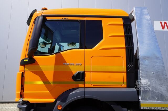 Autolaadkraan MAN TGM 26.320 6×2-4/NEW platform tow truck