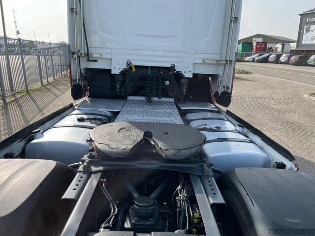 Standaard-SZM DAF XG+ 530 FT