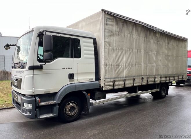 Flatbed truck with tarp MAN TGL 12.220 Pritsche + Schiebeplane AHK Klima