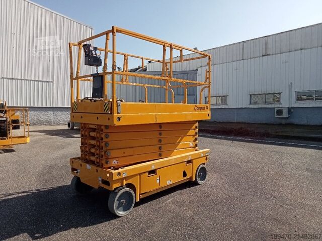 Mesa elevatória de tesoura Haulotte Compact 14