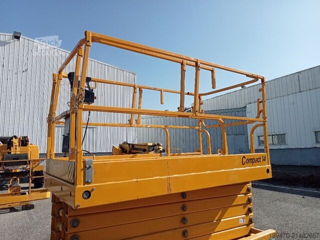 Mesa elevatória de tesoura Haulotte Compact 14