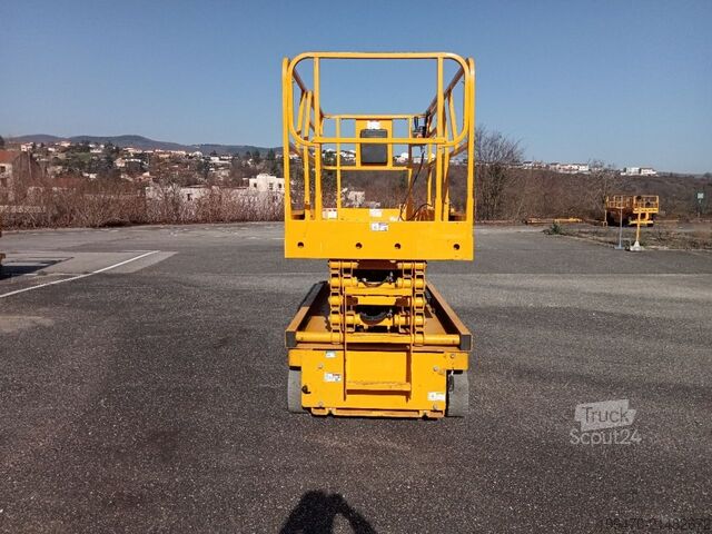 Mesa elevatória de tesoura Haulotte Compact 12