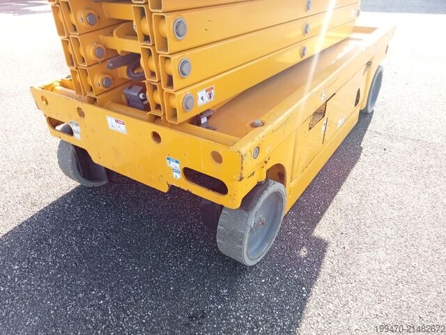 Mesa elevatória de tesoura Haulotte Compact 12