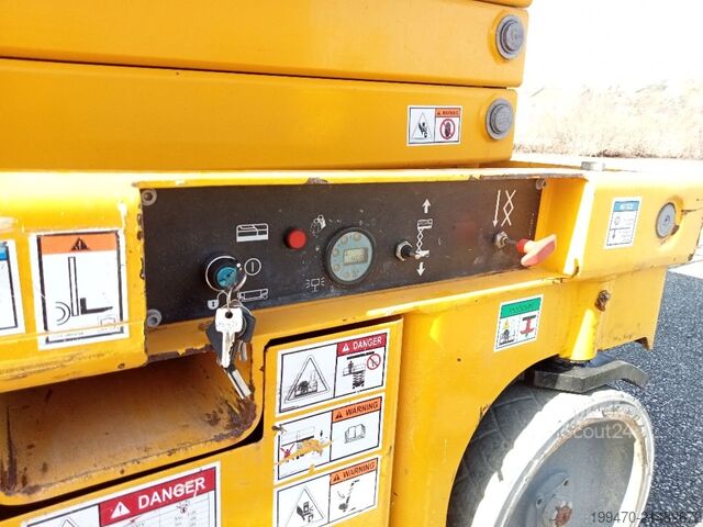 Mesa elevatória de tesoura Haulotte Compact 12