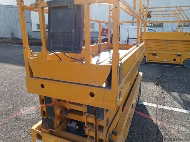 Mesa elevatória de tesoura Haulotte COMPACT 10N