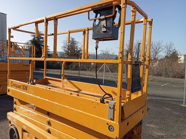 Mesa elevatória de tesoura Haulotte COMPACT 10N