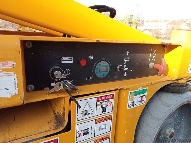 Mesa elevatória de tesoura Haulotte Compact 8