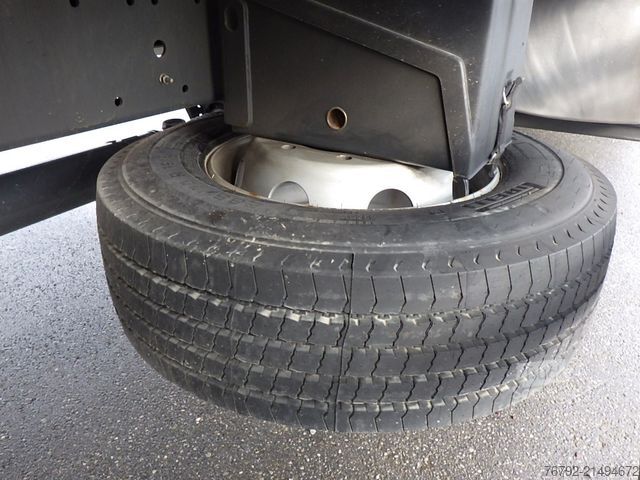 Фургон (грузовой автомобиль) IVECO ML 140 E 28 P L-Fhs./Koffer 7,25m/LBW/AHK/40tkm