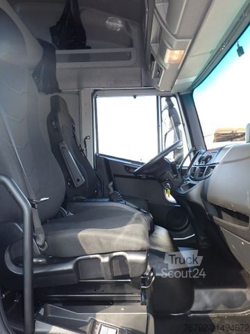 Фургон (грузовой автомобиль) IVECO ML 140 E 28 P L-Fhs./Koffer 7,25m/LBW/AHK/40tkm