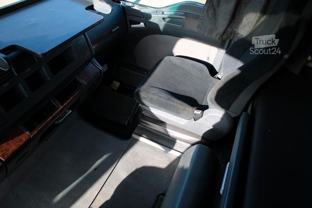 Kamion z zamenljivo nadgradnjo MAN TGA 26.440 6x2 LL - Nr.: 759