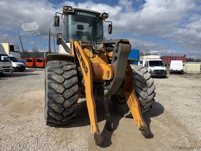Tekerlekli yükleyici LIEBHERR L580 Radlader