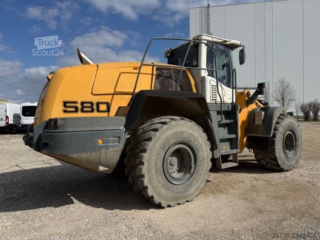 Tekerlekli yükleyici LIEBHERR L580 Radlader