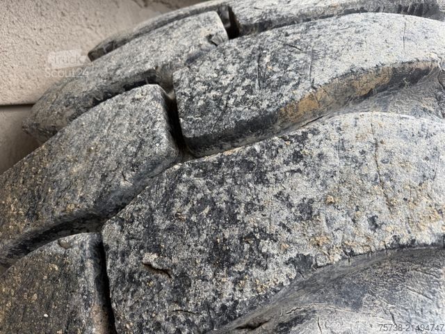 Tekerlekli yükleyici LIEBHERR L580 Radlader