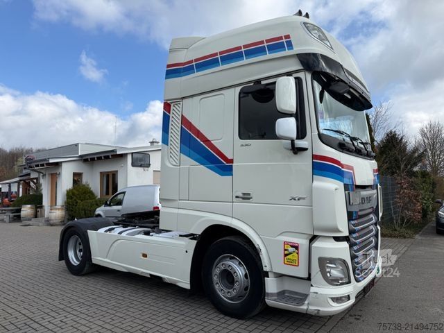 Standardni vlačilec DAF XF 530 SSC/Intarder/Kipphydraulik/EURO6 D/Leder