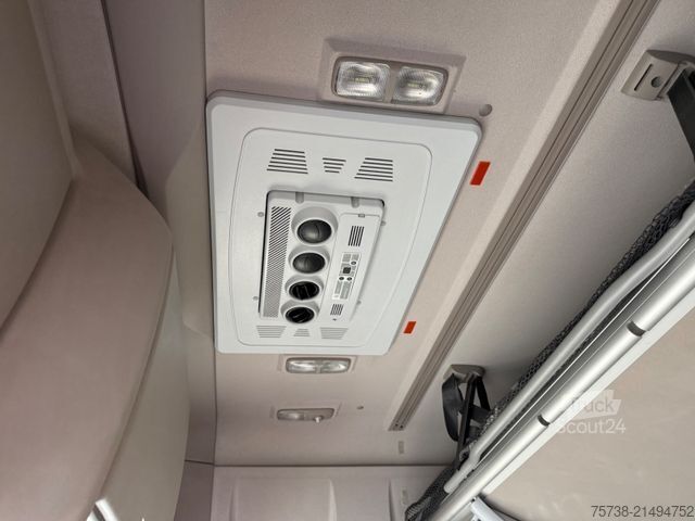 Standardni vlačilec DAF XF 530 SSC/Intarder/Kipphydraulik/EURO6 D/Leder