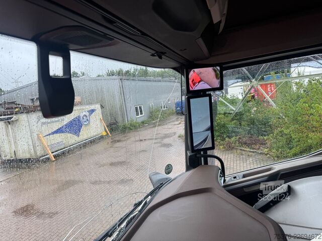 Standardowy ciągnik siodłowy DAF XG + 480 FT beschädigt / damaged