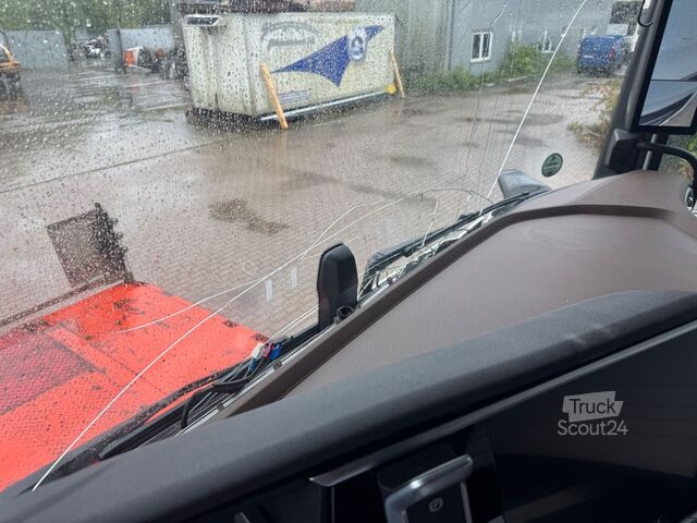 Standardowy ciągnik siodłowy DAF XG + 480 FT beschädigt / damaged