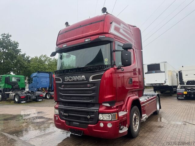 Standardowy ciągnik siodłowy SCANIA R 520 V8