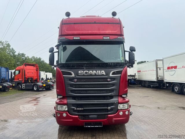 Standardowy ciągnik siodłowy SCANIA R 520 V8