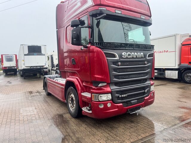 Standardowy ciągnik siodłowy SCANIA R 520 V8