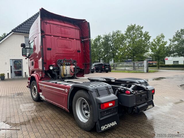 Standardowy ciągnik siodłowy SCANIA R 520 V8