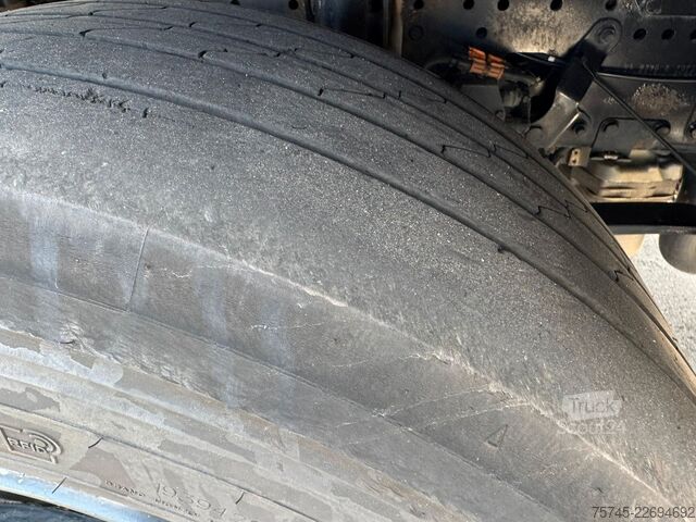 Standardni vlačilec MAN TGX 18.500*LION ED*RETARDER*STANDKLIMA*TV*KAFFE*