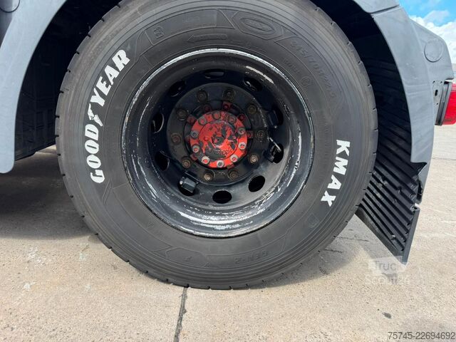 Standardni vlačilec MAN TGX 18.500*LION ED*RETARDER*STANDKLIMA*TV*KAFFE*