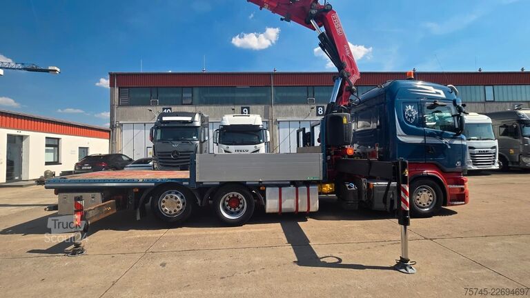 Camión de plataforma SCANIA R 490 * RETARDER * FASSI 14 M * LENK/LIFTACHSE *