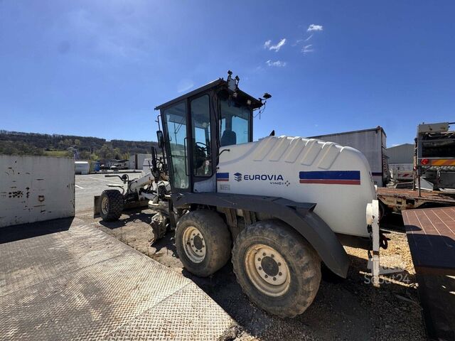 Równiarka New Holland F106.6A 6x6 12 TON RÓWNIARKA