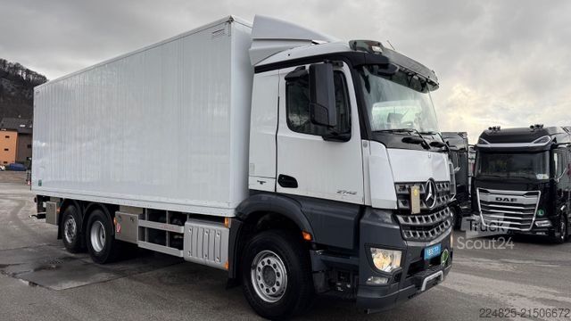 Φορτηγό κουτί (κουρμπαριστό) MERCEDES-BENZ AROCS 2742 KOFFERAUFBAU+LBW*2013*1HAND*EURO6*
