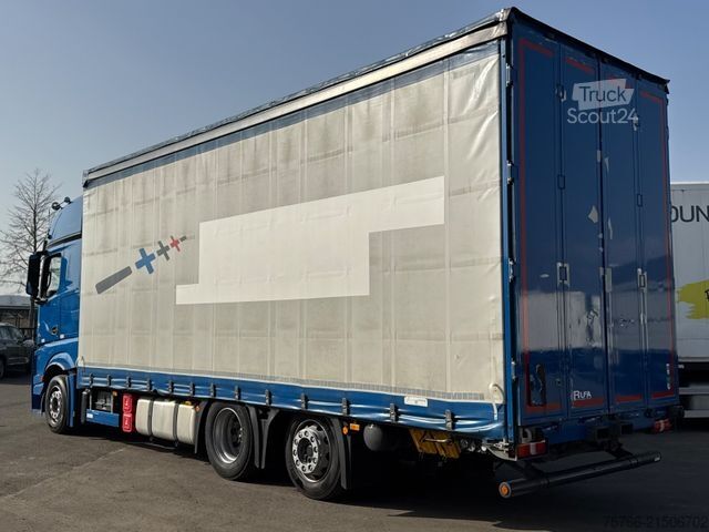 LKW mit Pritsche & Plane MERCEDES-BENZ ACTROS 2548 / GIGSPACE /  STAPLERHALTERUNG