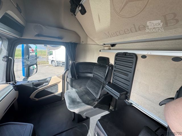 LKW mit Pritsche & Plane MERCEDES-BENZ ACTROS 2548 / GIGSPACE /  STAPLERHALTERUNG
