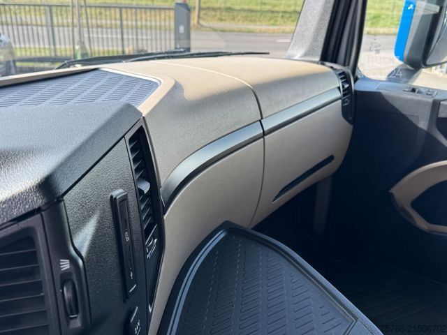 LKW mit Pritsche & Plane MERCEDES-BENZ ACTROS 2548 / GIGSPACE /  STAPLERHALTERUNG