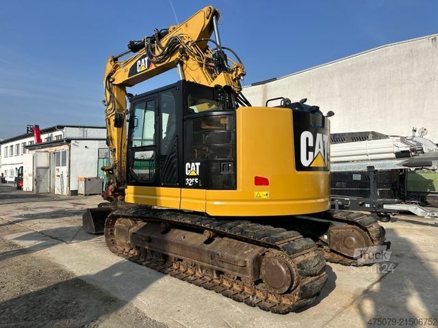 Chain excavator CATERPILLAR 325 FL CR / Gummipads