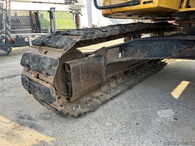Chain excavator CATERPILLAR 325 FL CR / Gummipads