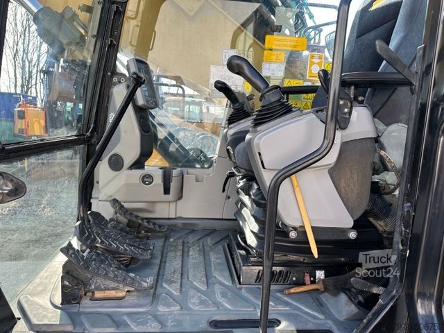 Chain excavator CATERPILLAR 325 FL CR / Gummipads